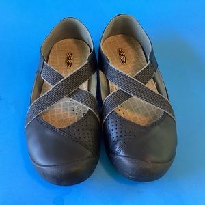 Keen Mary Janes w/ cross straps.